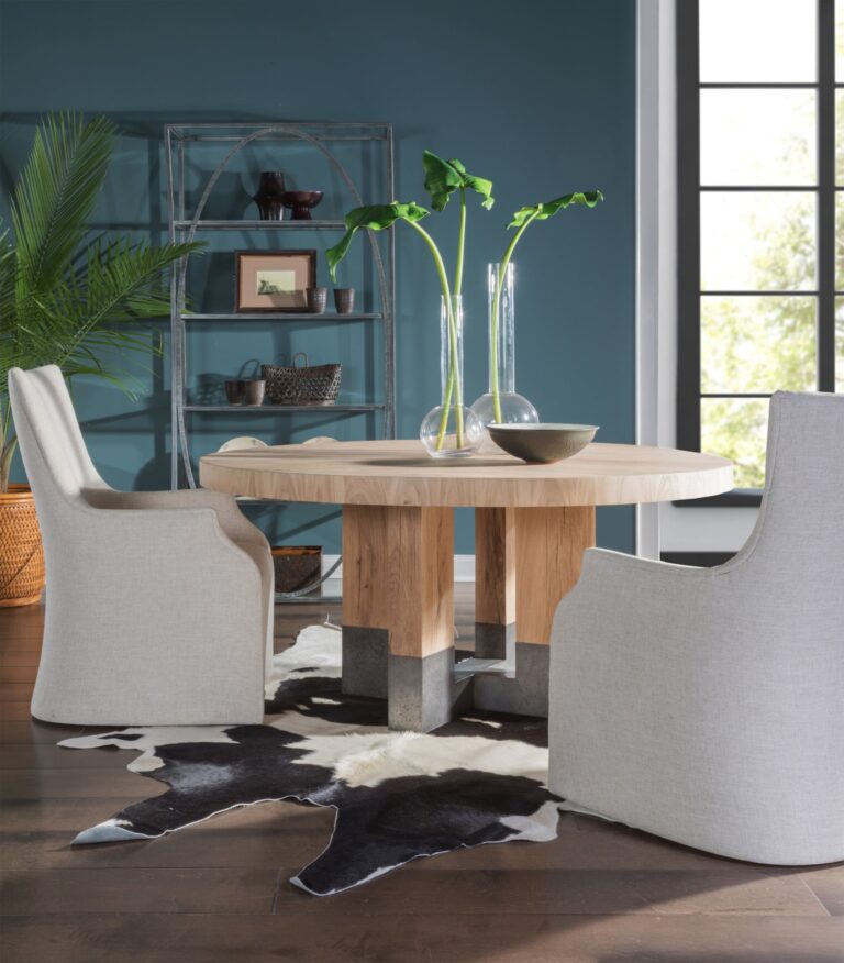 VERITE ROUND DINING TABLE LIFESTYLE IMAGE