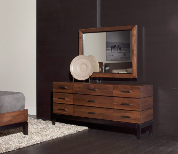 Definity 1001 Triple Dresser