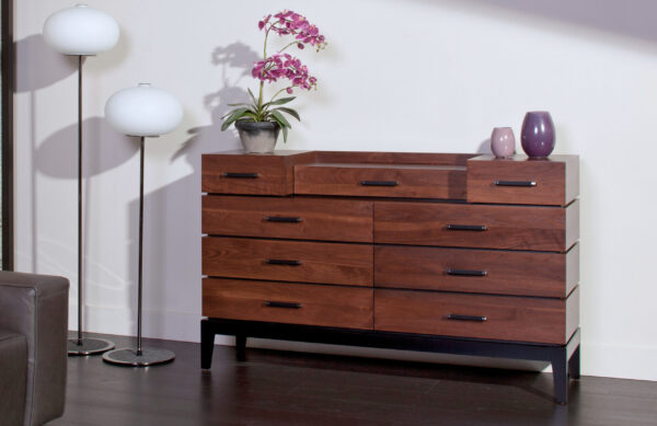 Definity 1002 Deluxe Dresser