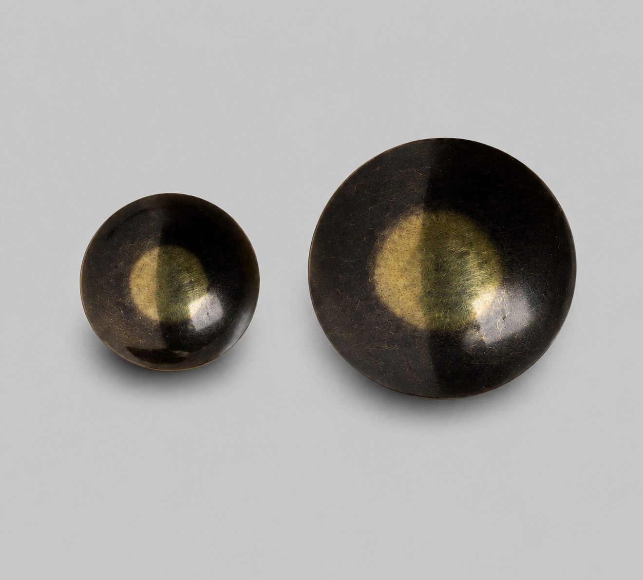 ANTIQUED BRASS